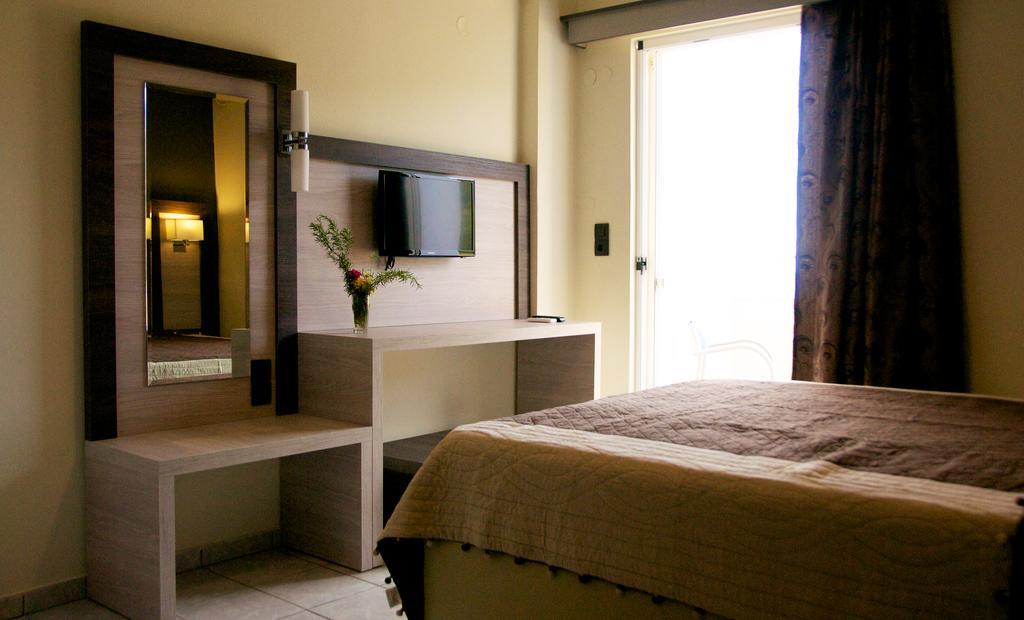 Virgin Mary Apartman Rodákino Szoba fotó